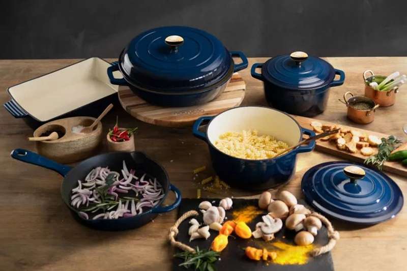 Durable Vintage Cast Iron Cookware Set Blue