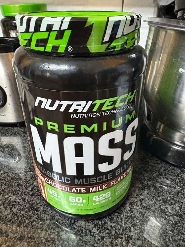 2x Nutritech mass gain 1,5kg