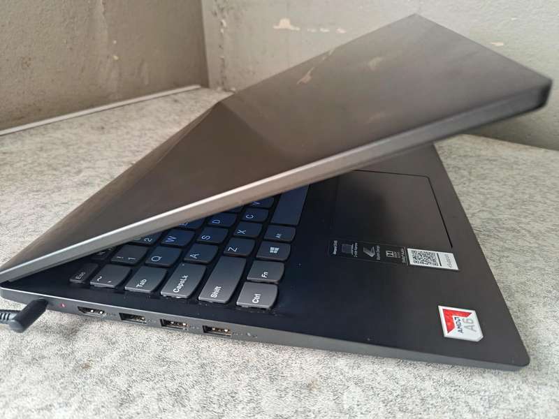 Lenovo A6 AMD 9th Gen 8gig Ram ddr4 512ssd + 500gb HD