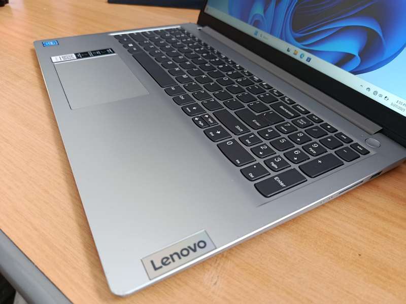 Slim Lenovo S145 8gig Ram ddr4 256SSD