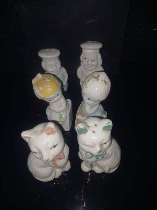 Assorted salt and pepper shakers lot (2 of 2)