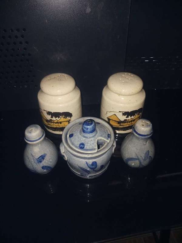 Assorted salt and pepper shakers lot (2 of 2)