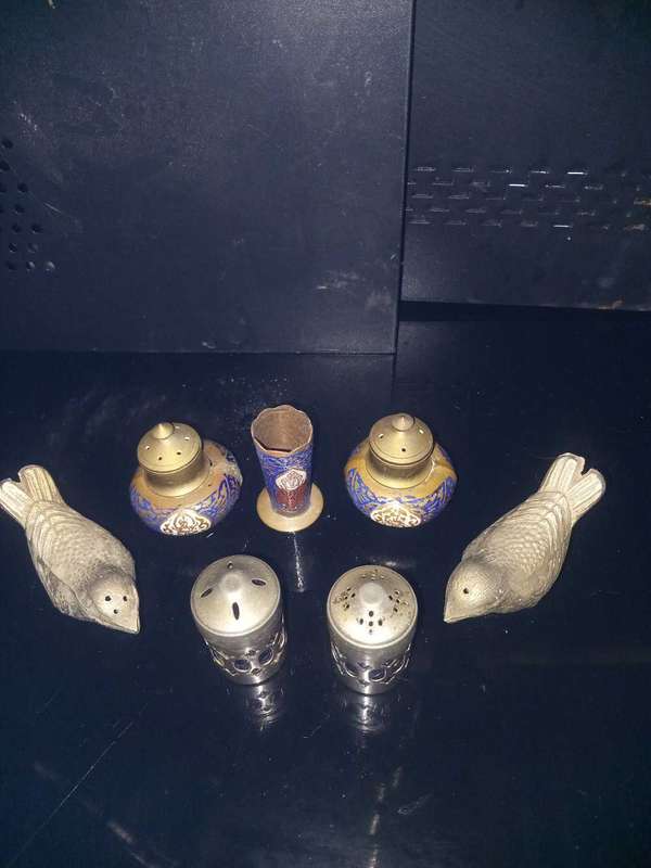 Assorted salt and pepper shakers lot (2 of 2)