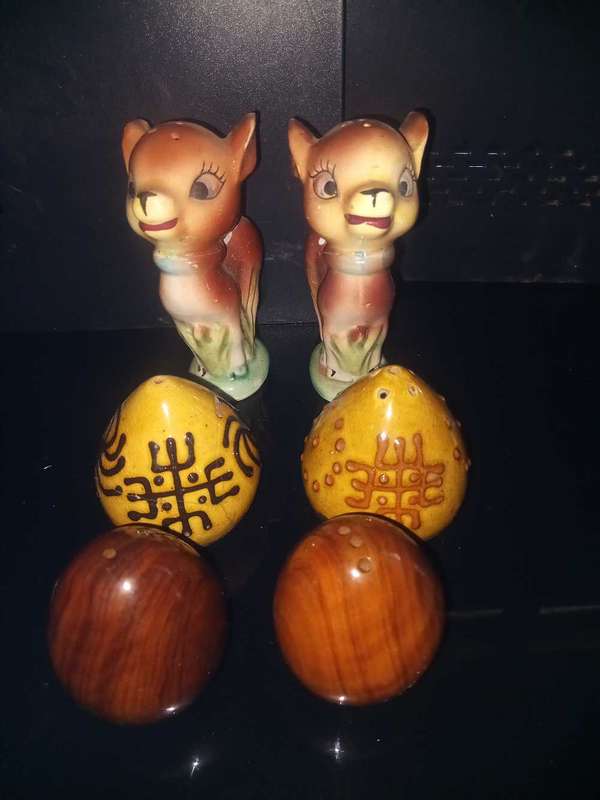 Assorted salt and pepper shakers lot (2 of 2)