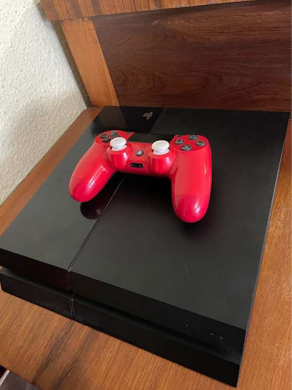 PS4 Phat 500GB Console Firmware 7.02 Jailbreak