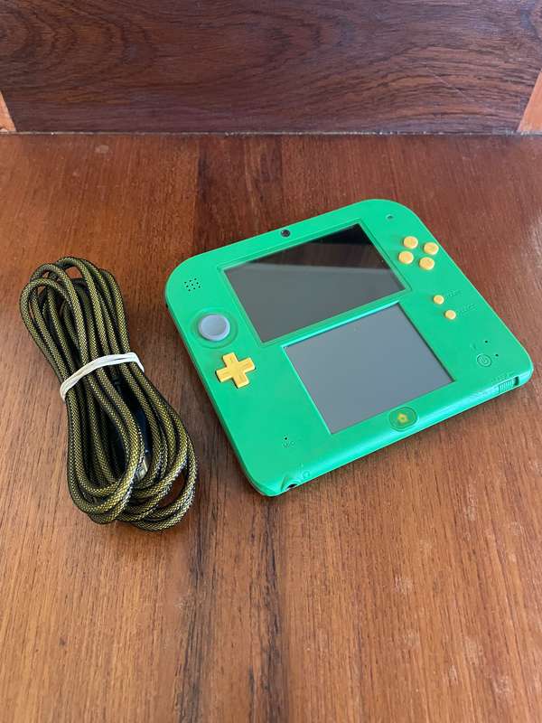 Nintendo 2DS - Legend of Zelda Ocarina of Time 3D - CFW and 64GB SD Card