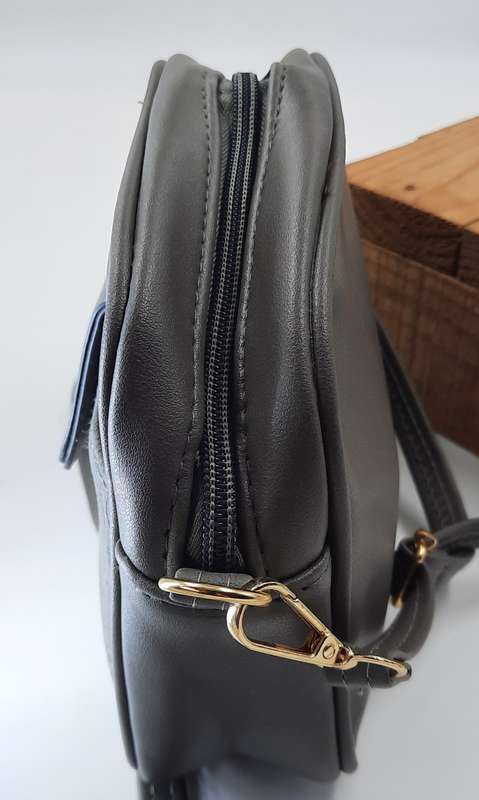 COTTON ROAD SLING BAG IN DARK GREY