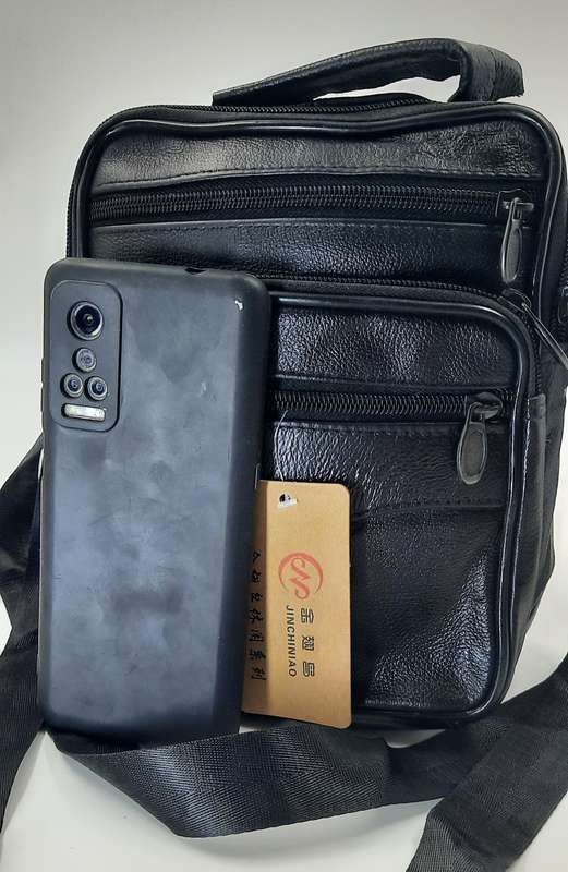Genuine Cowhide Leather Men's/Ladies Unisex Crossbody Shoulder Bag with Adjustable Strap.