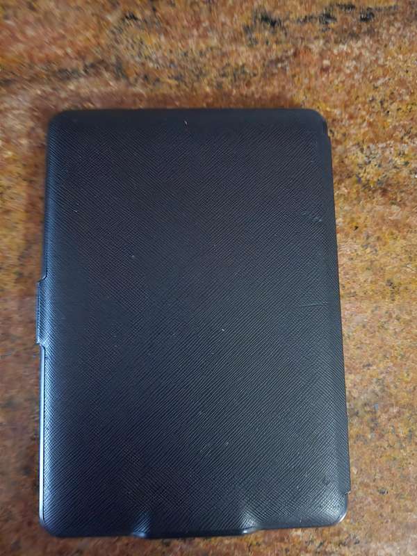  Kindle Paperwhite 7th Generation (2015, Wi-Fi)  Second-Hand  Excellent Condition + Free Cover!