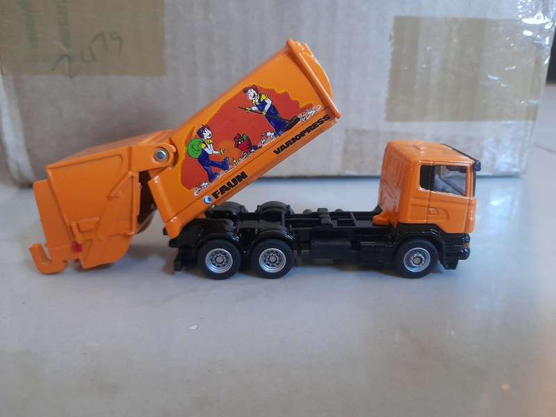 HO SIKU SCANNIA REFUSE TRUCK