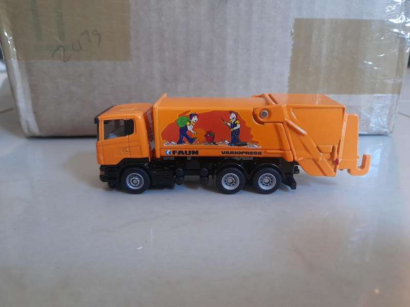 HO SIKU SCANNIA REFUSE TRUCK