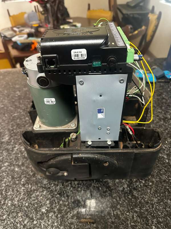 Nice Drive 500 Gate Motor - 4 Remotes