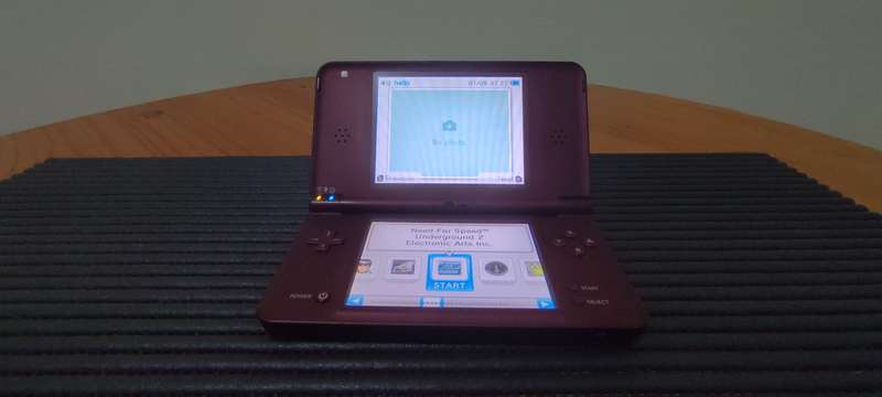 Nintendo DSi XL (SoftModded)