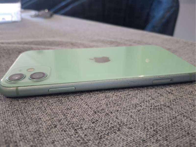 iPhone 11 64gb green