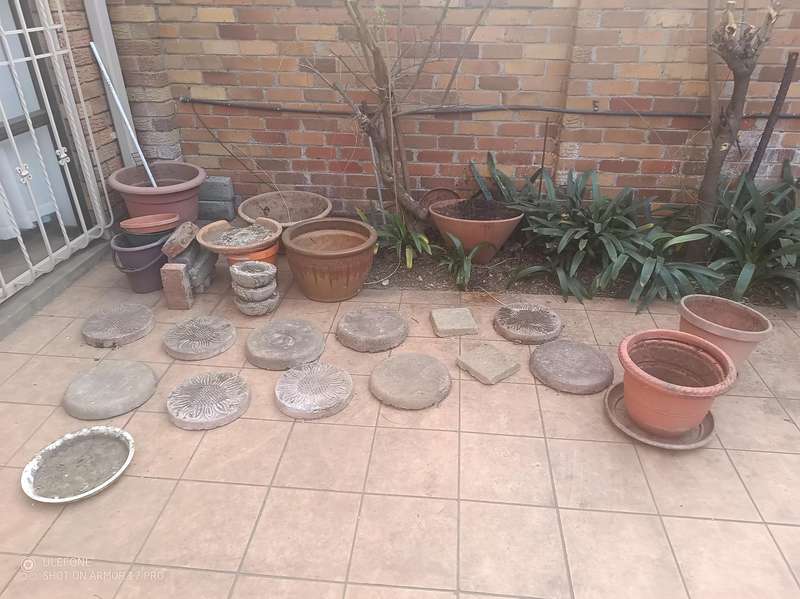 Garden pots