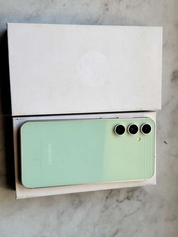 Samsung Galaxy S23 FE 256GB | Dual Sim