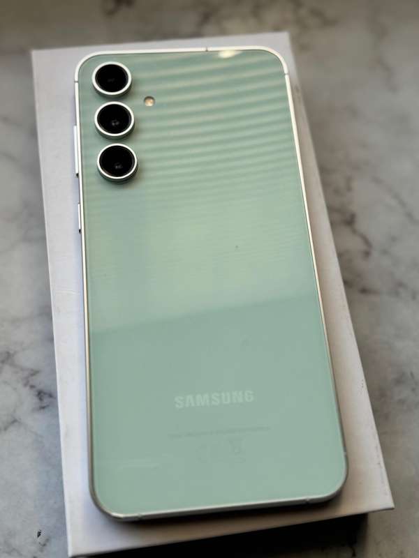 Samsung Galaxy S23 FE 256GB | Dual Sim