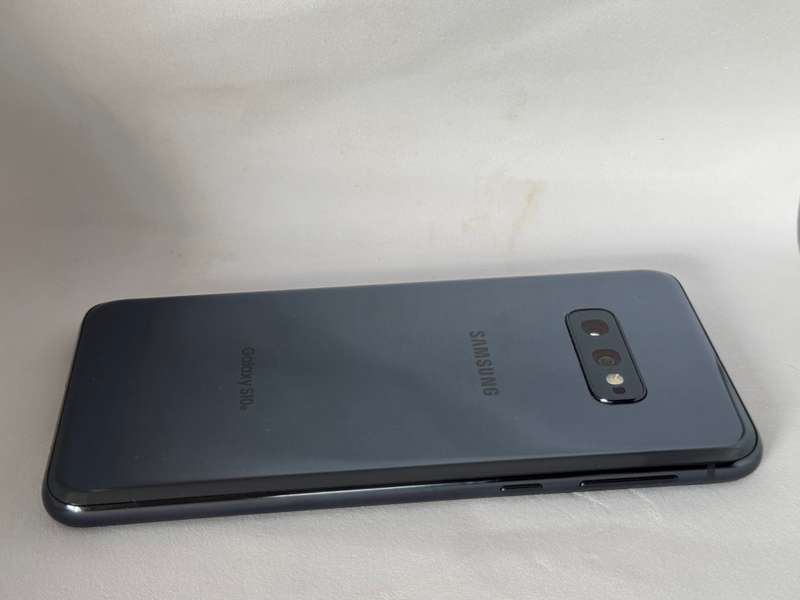 Samsung S10E | 128GB | Various Colors