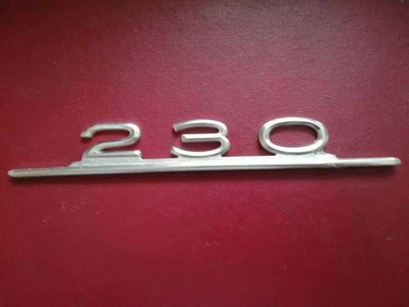 Mercedes Benz 230 Badge