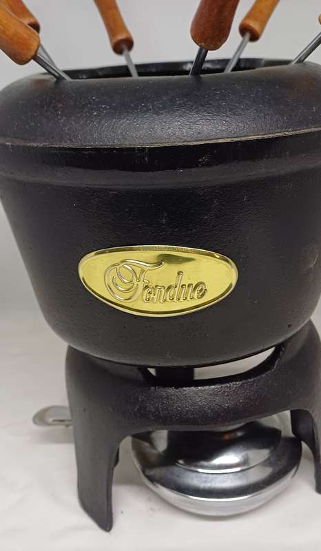 Cast iron fondue set
