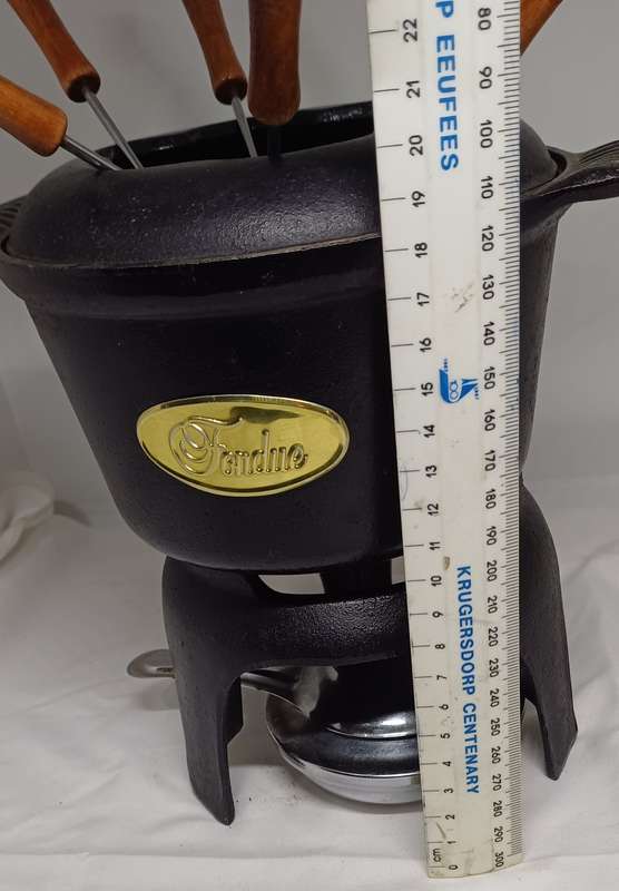 Cast iron fondue set