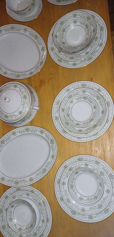 NORITAKE Green Hill
