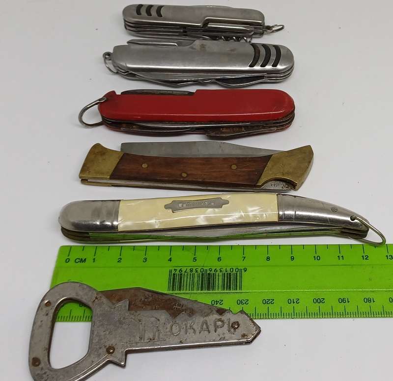 Pocket Knives and okapi