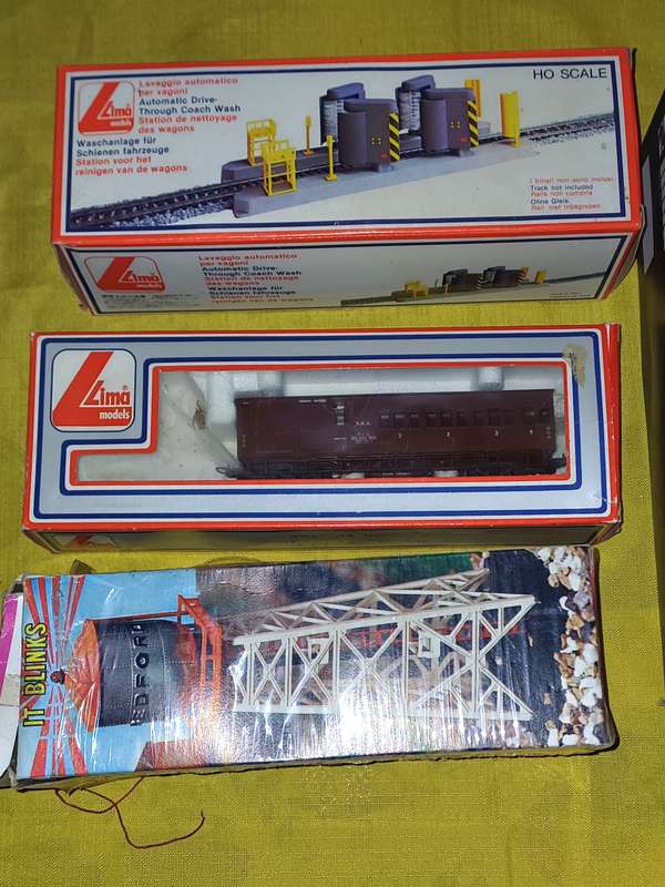 LIMA Trains