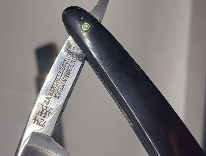 Old Barber hand razor-solingen in original case