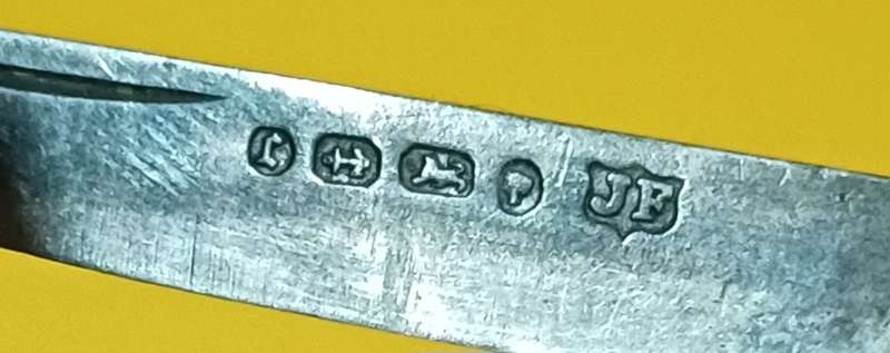 Hallmarked sterling silver fruit knive with mother of pearl