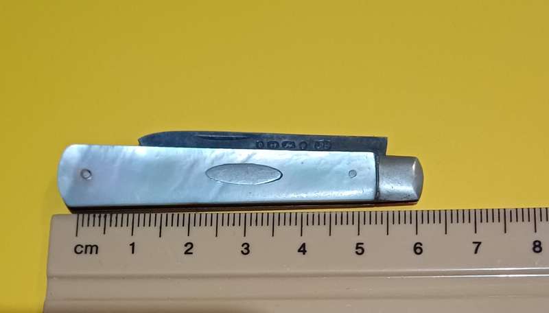 Hallmarked sterling silver fruit knive with mother of pearl