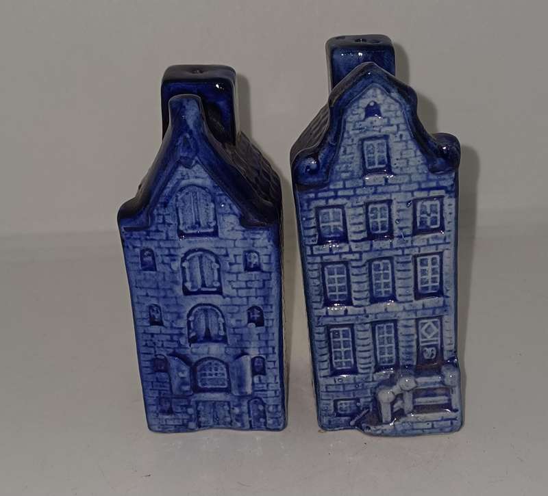 Vintage salt and pepper set handpainted