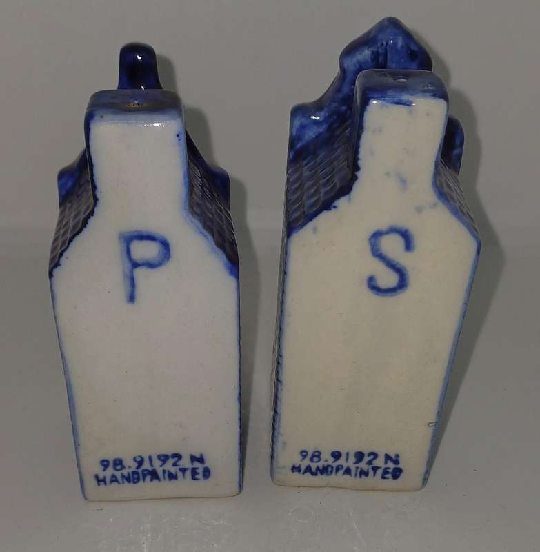 Vintage salt and pepper set handpainted