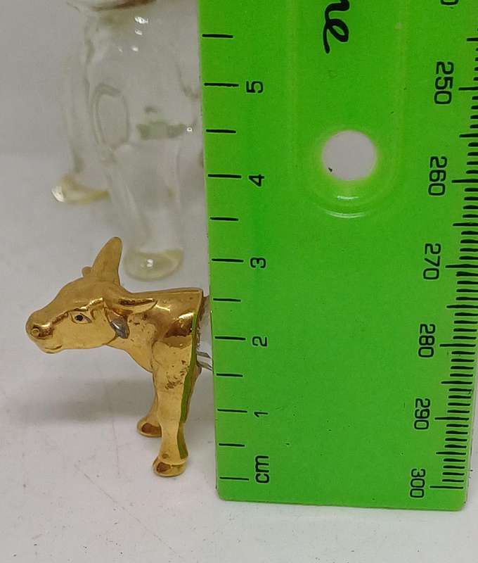 Two glass animals