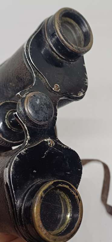 D.E.R.A.L.A.M.A.R.C.H  Paris  Binoculars