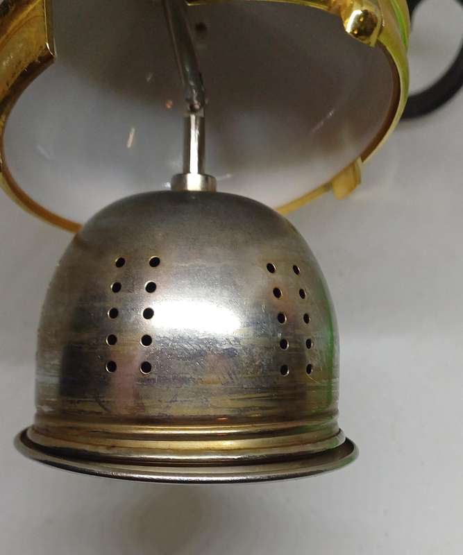 Pull up tea maker