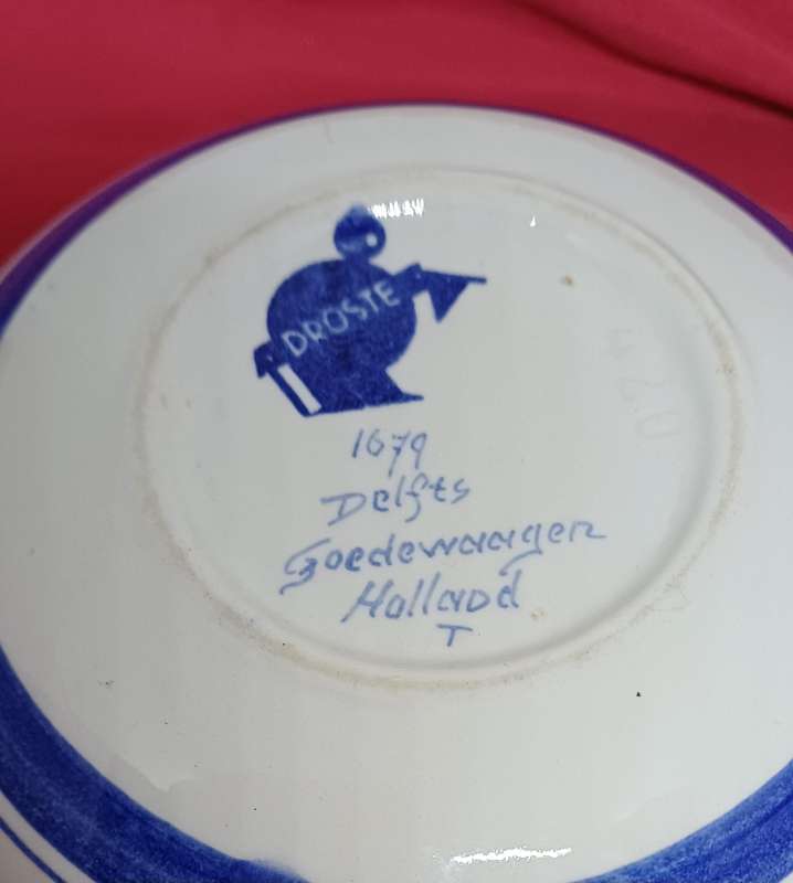 Delft Blue jar with lid