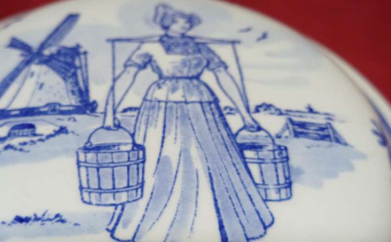 Delft Blue jar with lid