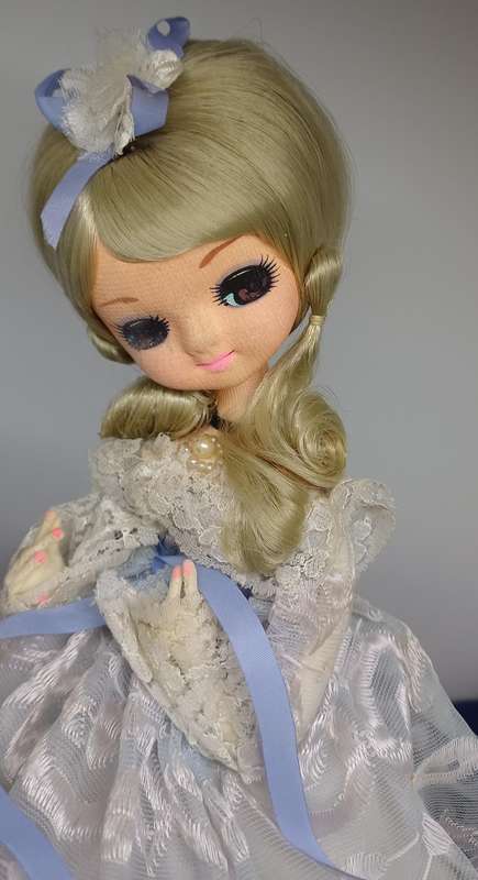 Vintage Bradley musical big eyes doll