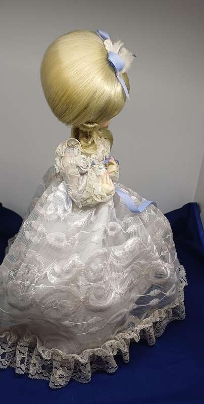 Vintage Bradley musical big eyes doll