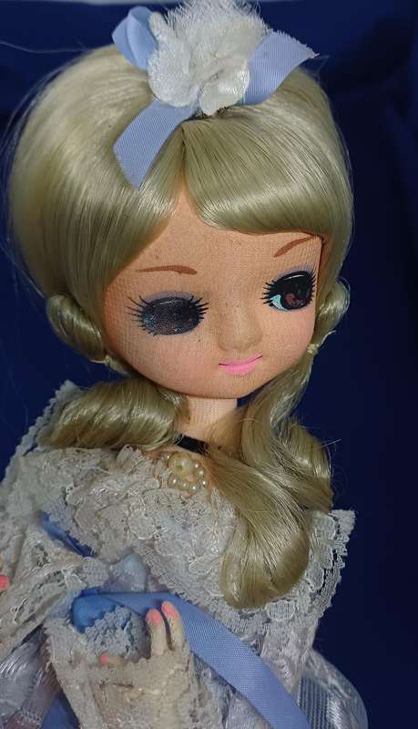 Vintage Bradley musical big eyes doll