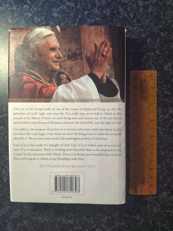 Let God's Light Shine Forth: The Spiritual Vision of Pope Benedict XVI by Robert Moynihan