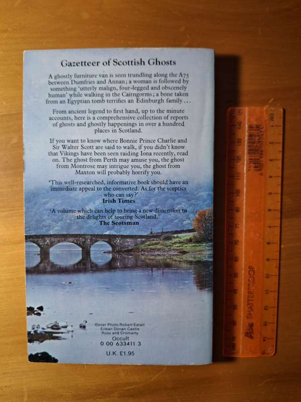 Gazetteer of Scottish Ghosts by Peter Underwood