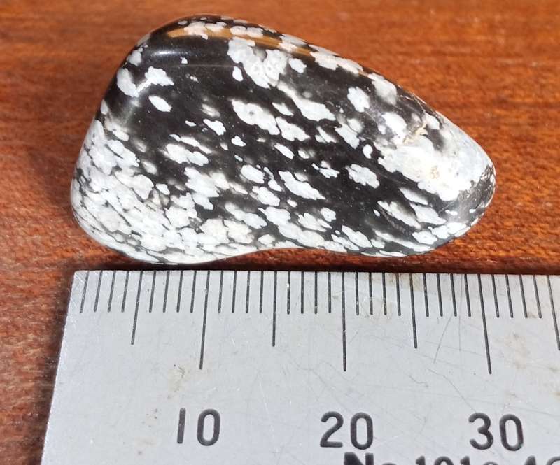 Snowflake Obsidian radiate an intense protective shield