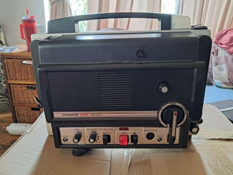 Chinon Sound 8000