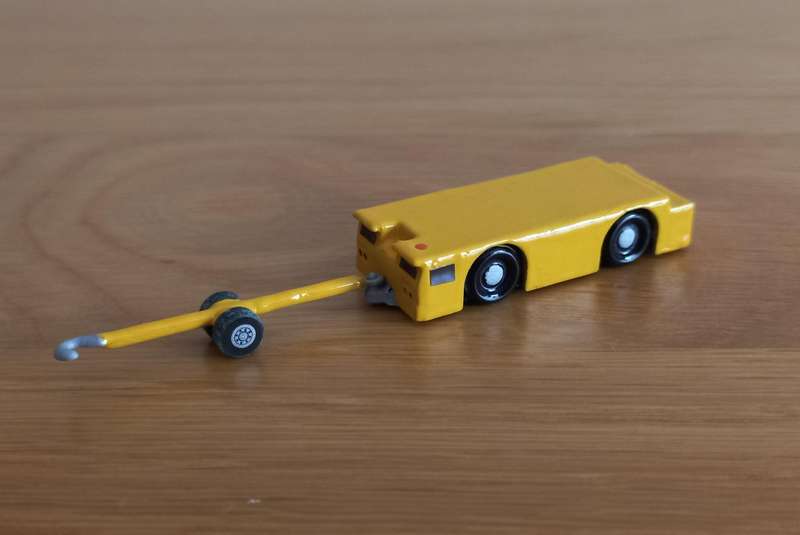 1/200 aircraft push back tractor
