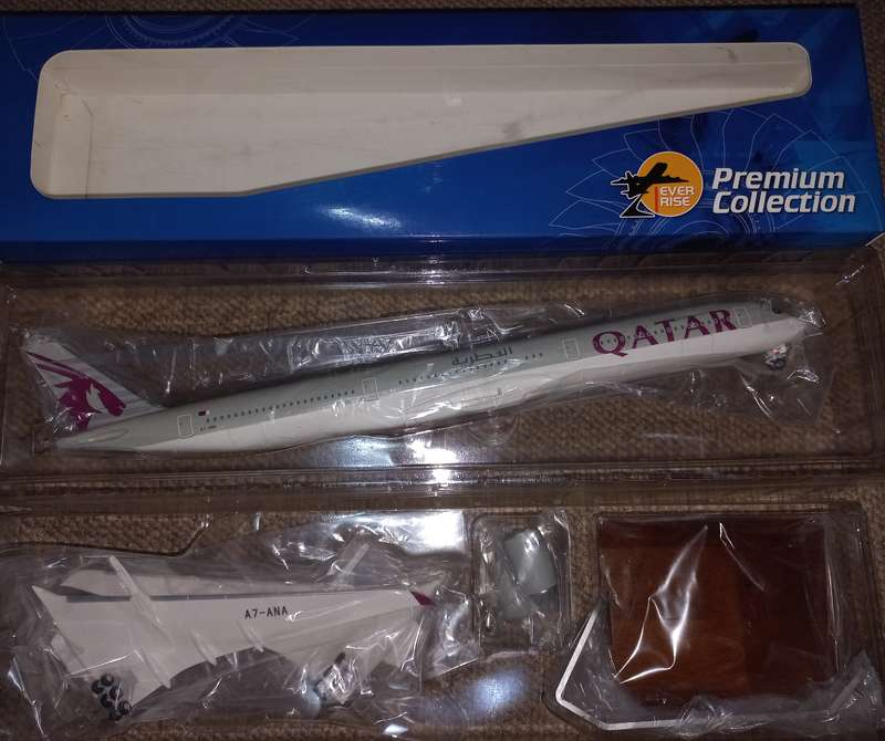 1/200 Qatar A350-1000
