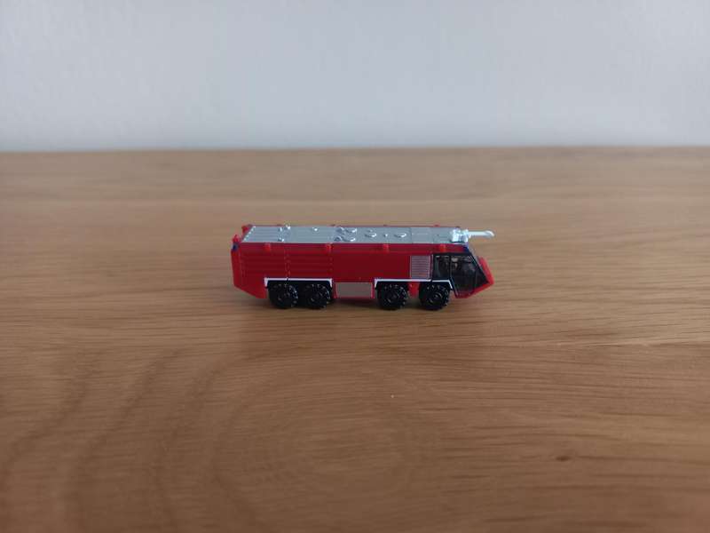 1/200 airport fire engine
