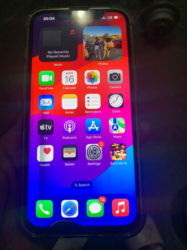 iPhone 13 128GB (white) Read description