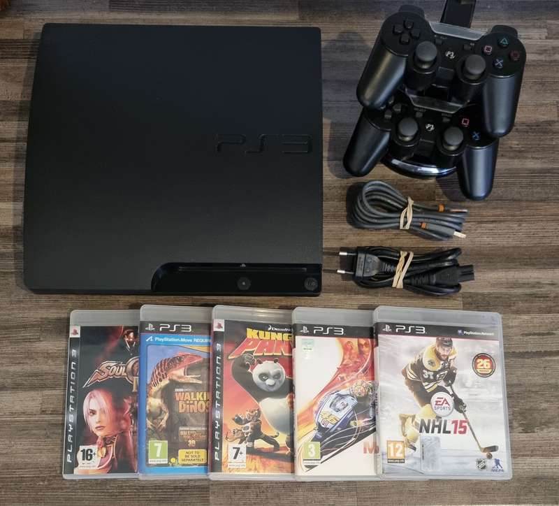 160GB PS3 Console + 2 Controllers + 5 Games Bundle